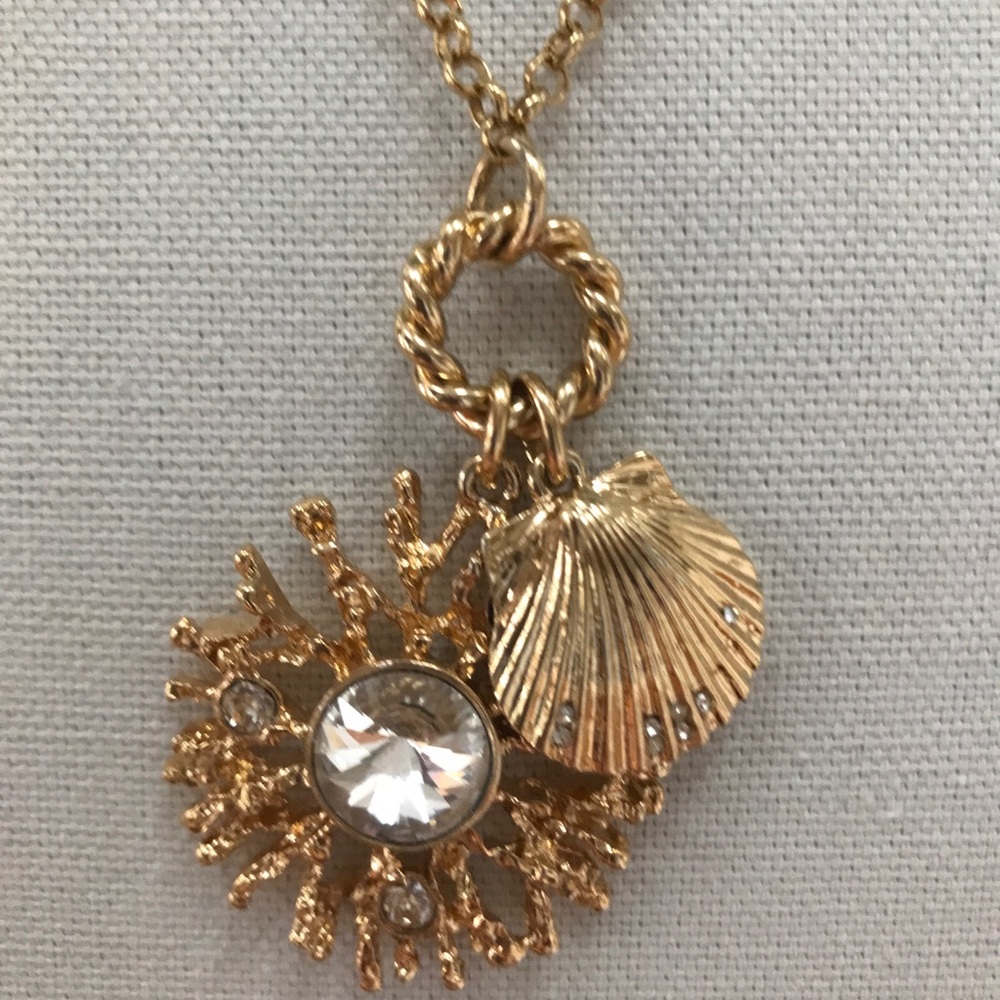 NWT Ann Taylor Coral & Jeweled Shell Necklace